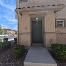 Building Photo - Spacious 2-bed 2-bath with Attached Car Garage at Tripoly!