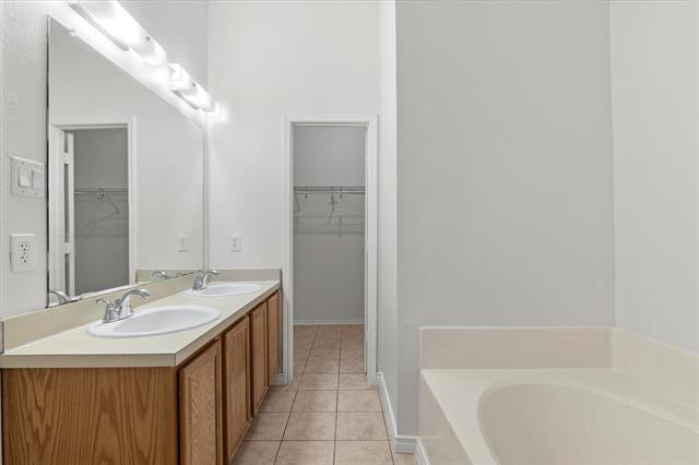 Building Photo - 206 Charleston Dr