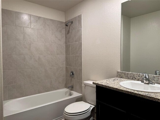Building Photo - 313 Cres Park Dr