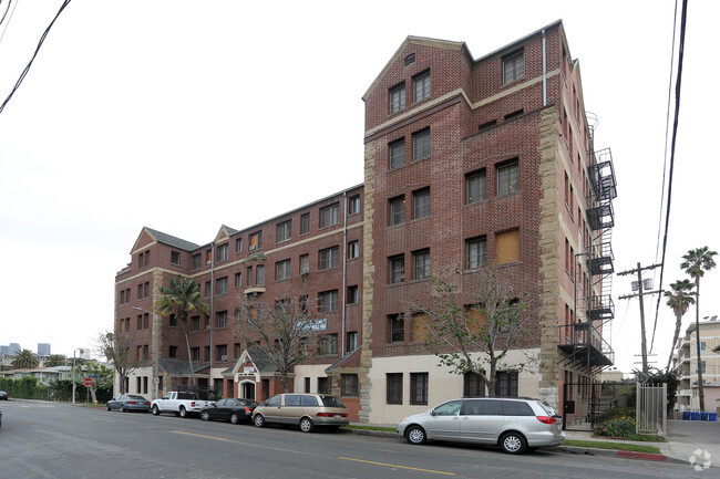 Building Photo - 2700 San Marino St