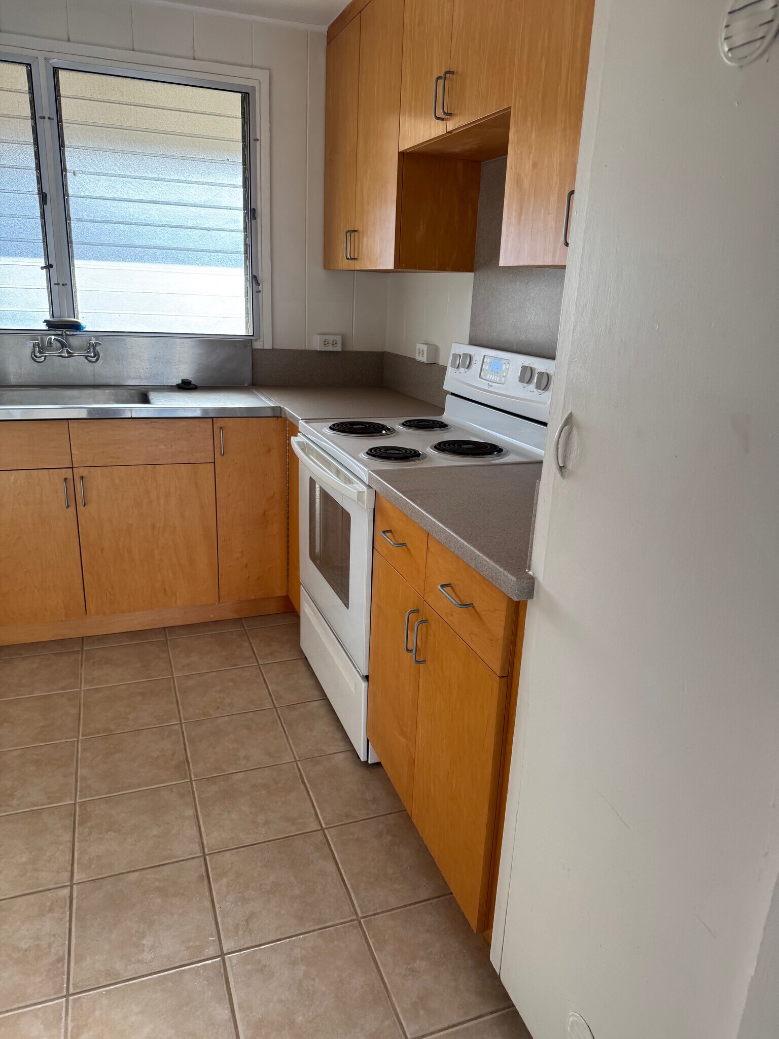 Building Photo - 3032 Lakimau St