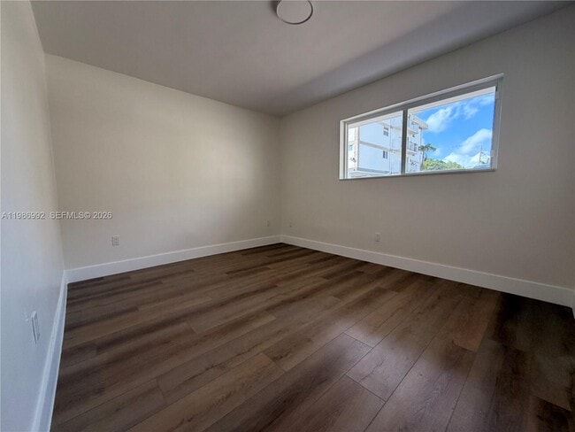 Building Photo - 1904 SW 17th Ave