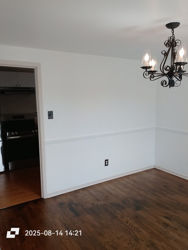 Building Photo - 5115 Daube Dr