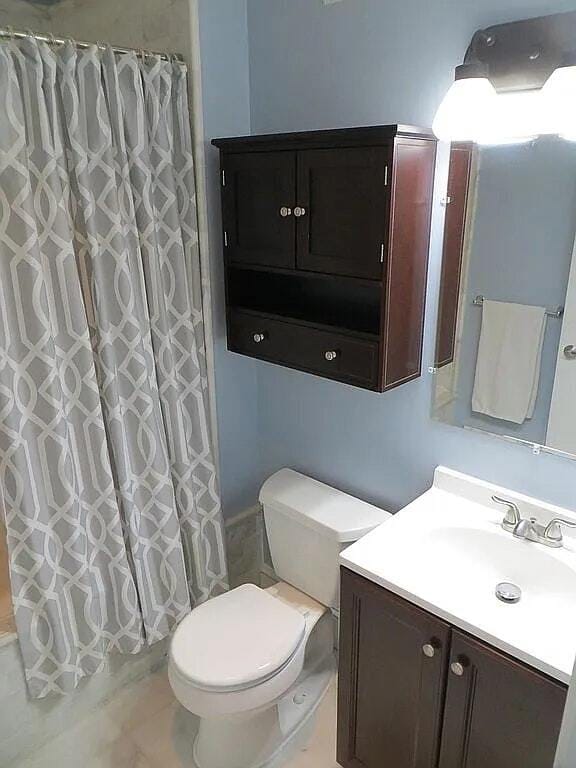 Building Photo - 1639 Carpenter St