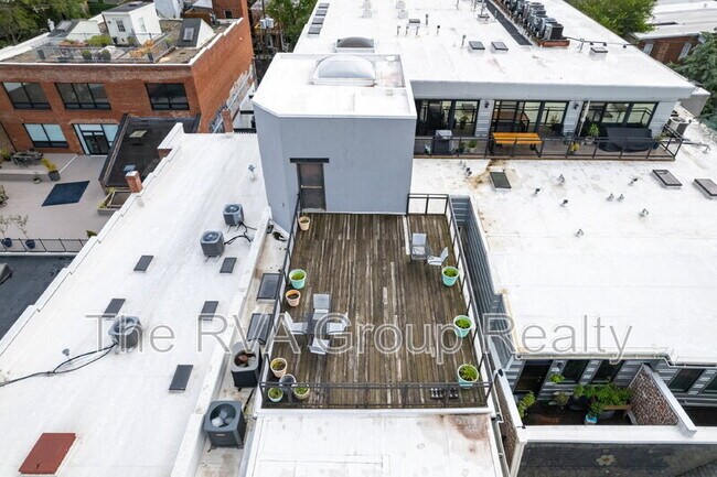 Building Photo - 110 W Marshall St