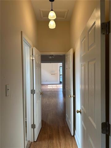 Building Photo - 844 1/2 Roosevelt Place Unit