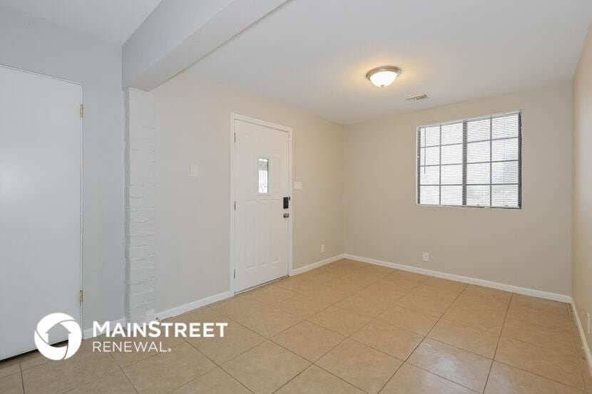 Building Photo - 1727 S Winstel Ave