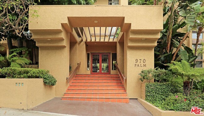 Building Photo - 970 Palm Ave