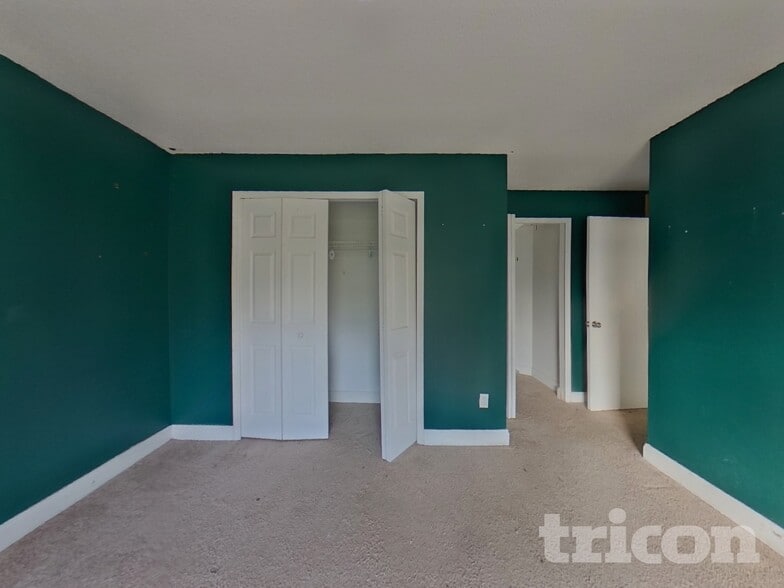 Building Photo - 1930 Bluets Ct