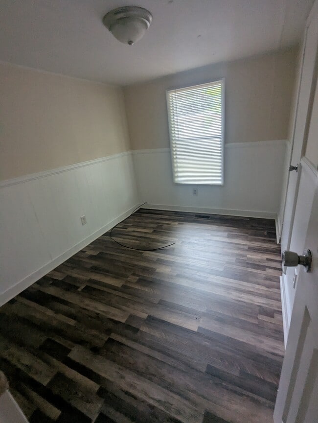 Building Photo - 81 Lori Ln