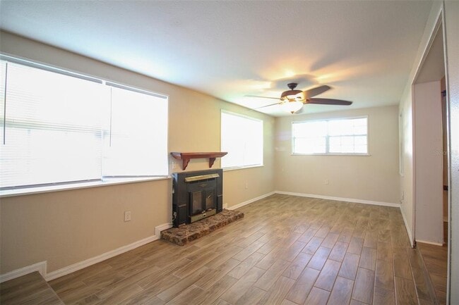 Building Photo - 350 Bonnyview Dr