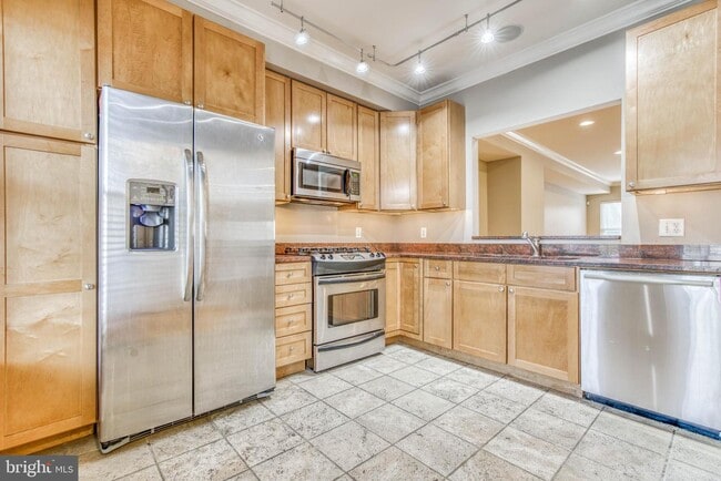 Building Photo - 1320 Race St