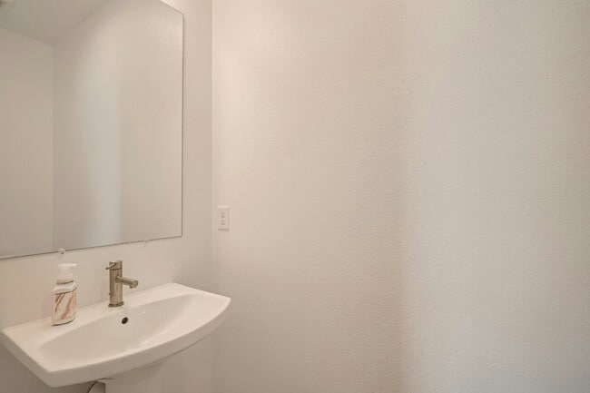 Building Photo - 11059 Shining Star Cir