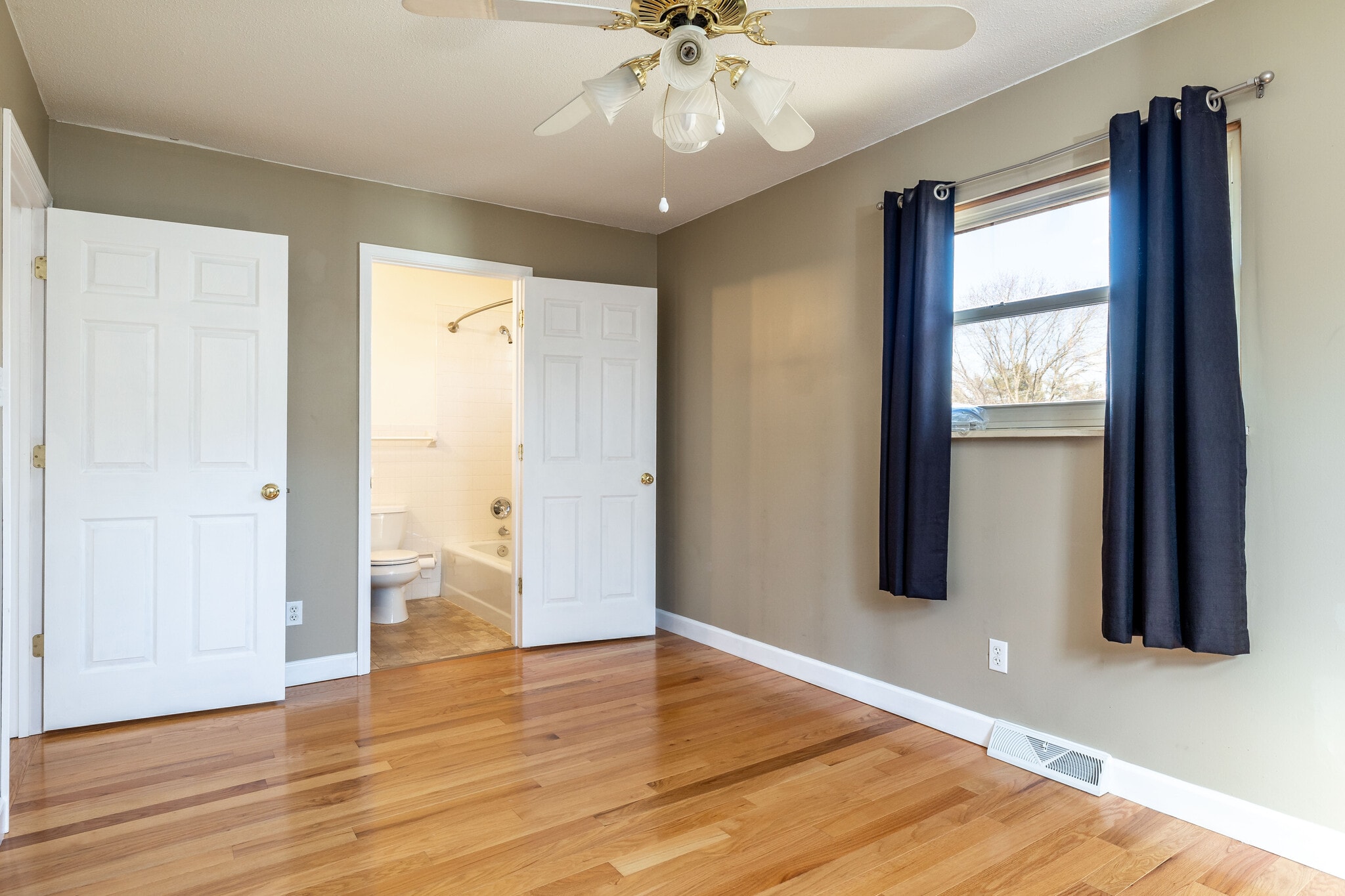 Building Photo - 908 Dartford Rd