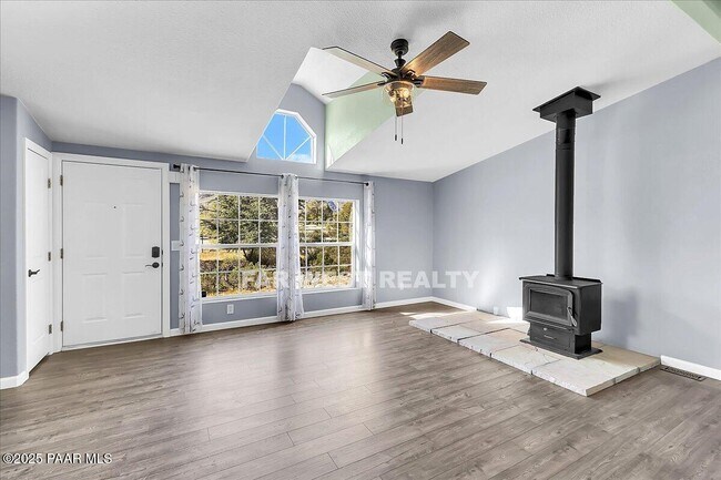 Building Photo - 2490 W Glenshandra Dr