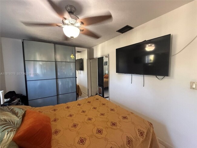 Building Photo - 1350 NE 134th St