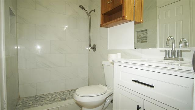 Building Photo - 2428 Sunflower Dr