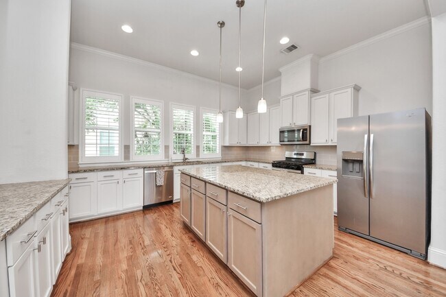 Building Photo - 2606 Madeline Grove Dr