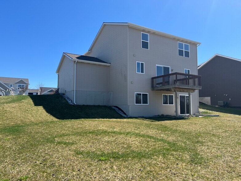 Building Photo - 3865 Elm Ridge Dr