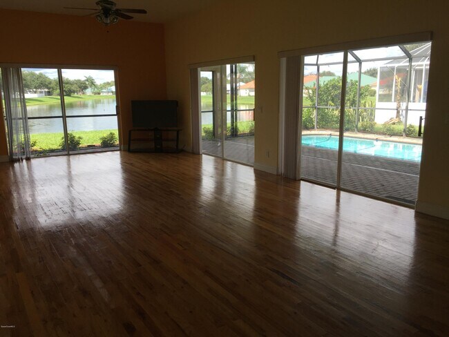 Building Photo - 3582 Tipperary Dr