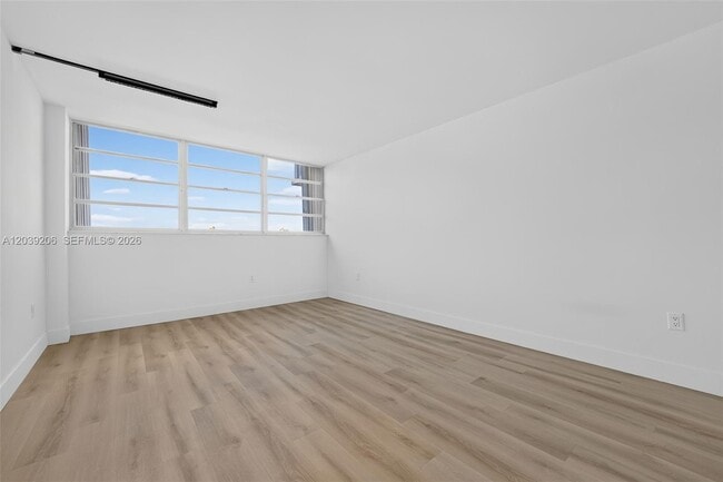 Building Photo - 13155 Ixora Ct