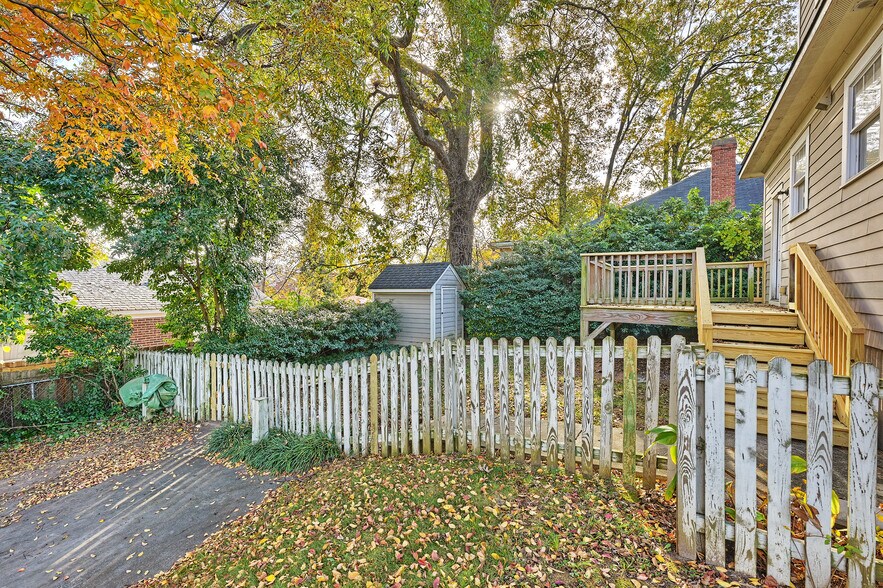 Building Photo - 1601 Wilmore Dr