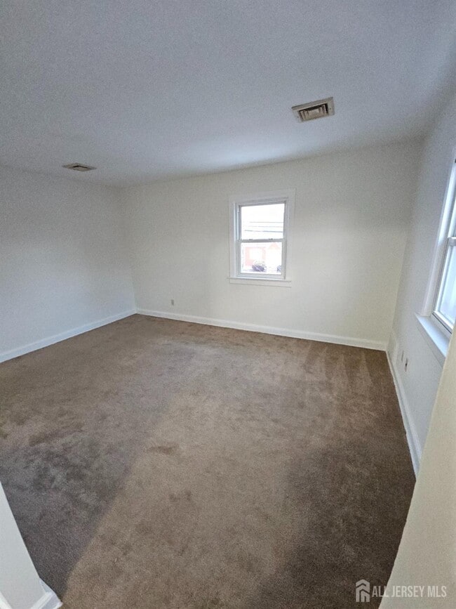 Building Photo - 33 Avenel St