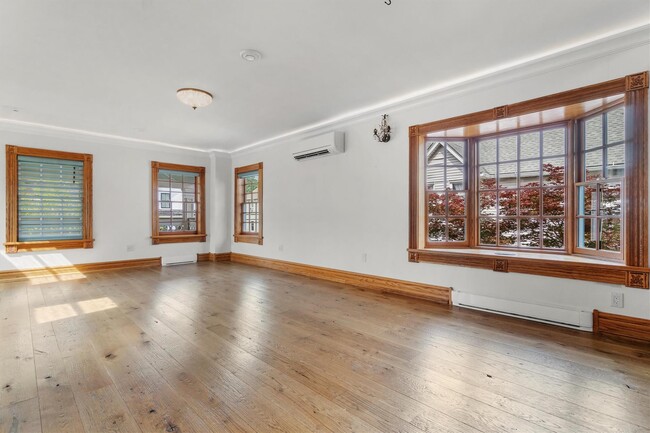 Building Photo - 43 Ackerman St