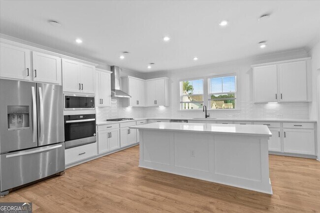 Building Photo - 3376 Macaiva Aly