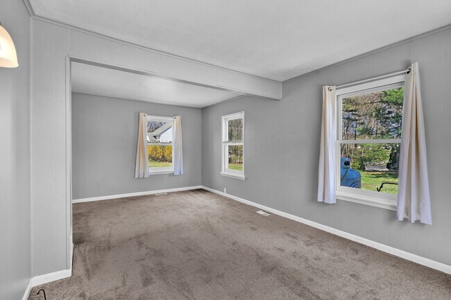 Building Photo - 10 Cemetery Ave