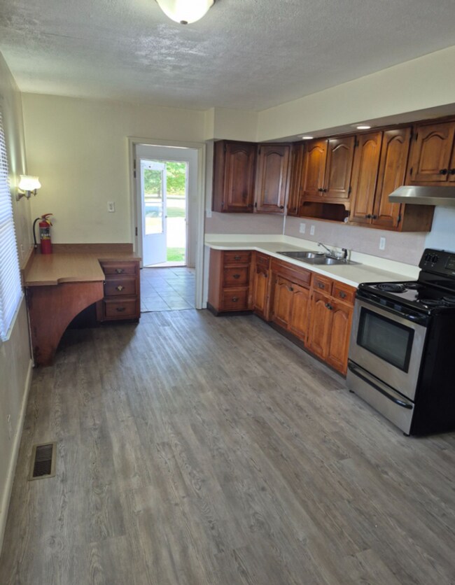 Building Photo - Charming 3-Bedroom Home with Garage & Private Backyard in Brookston, IN
