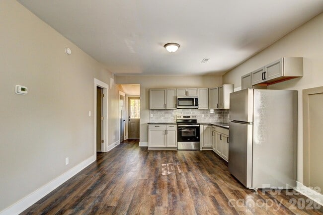 Building Photo - 221 Walker St