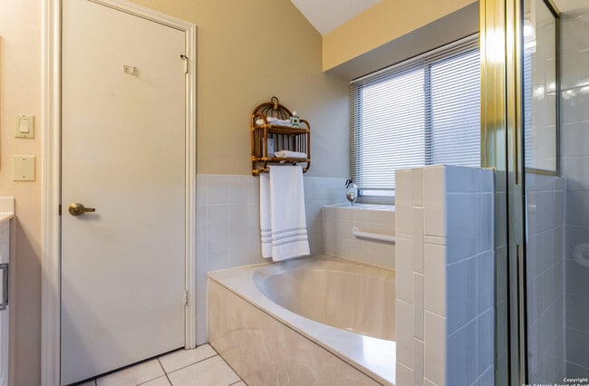 Building Photo - 9126 Big Bethel Dr