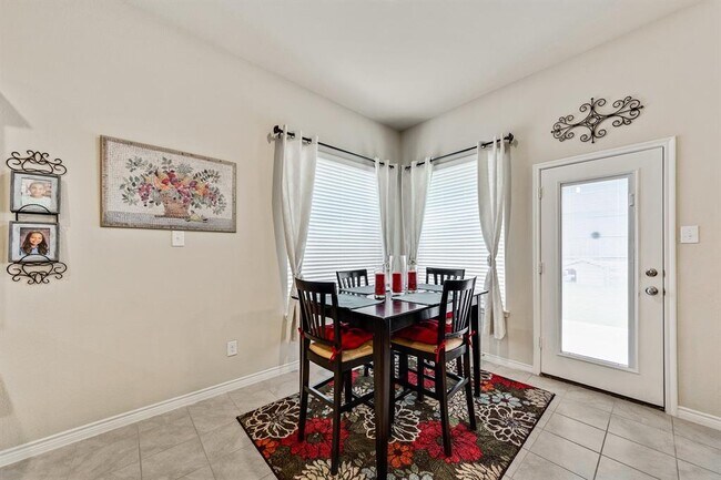 Building Photo - 932 Lake Cypress Ln