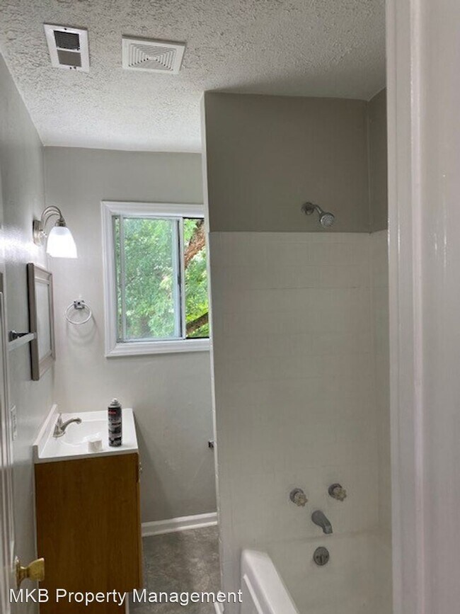 Building Photo - 4 br, 1.5 bath House - 1131 Penmar