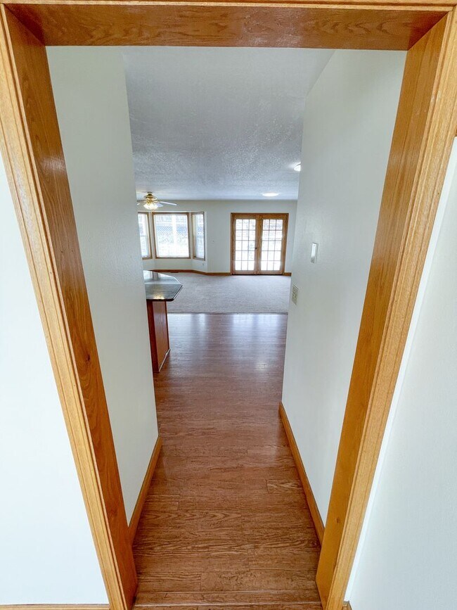 Building Photo - 3 bedroom, 2 bath House
