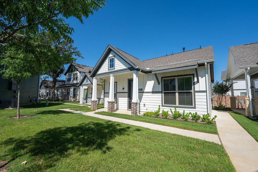 Mission Town Square 760 W Bedford Euless Rd Hurst TX 76053