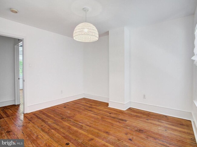 Building Photo - 1741 Sepviva St