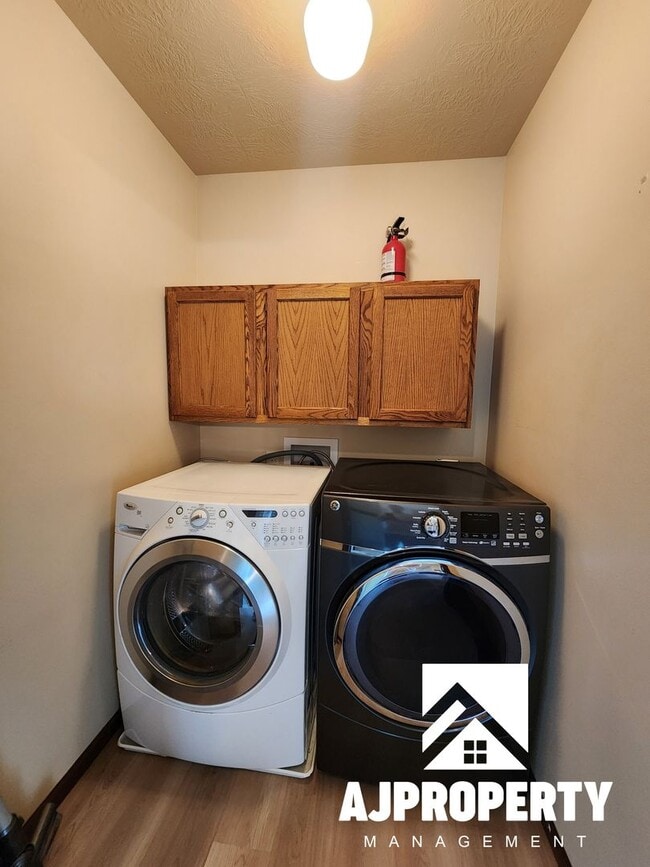 Building Photo - 6521 W Amber St