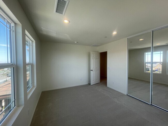 Building Photo - Victorville New Construction 5 bedroom!