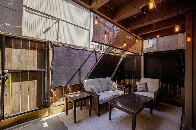 Building Photo - 5711 Sugar Hill Dr