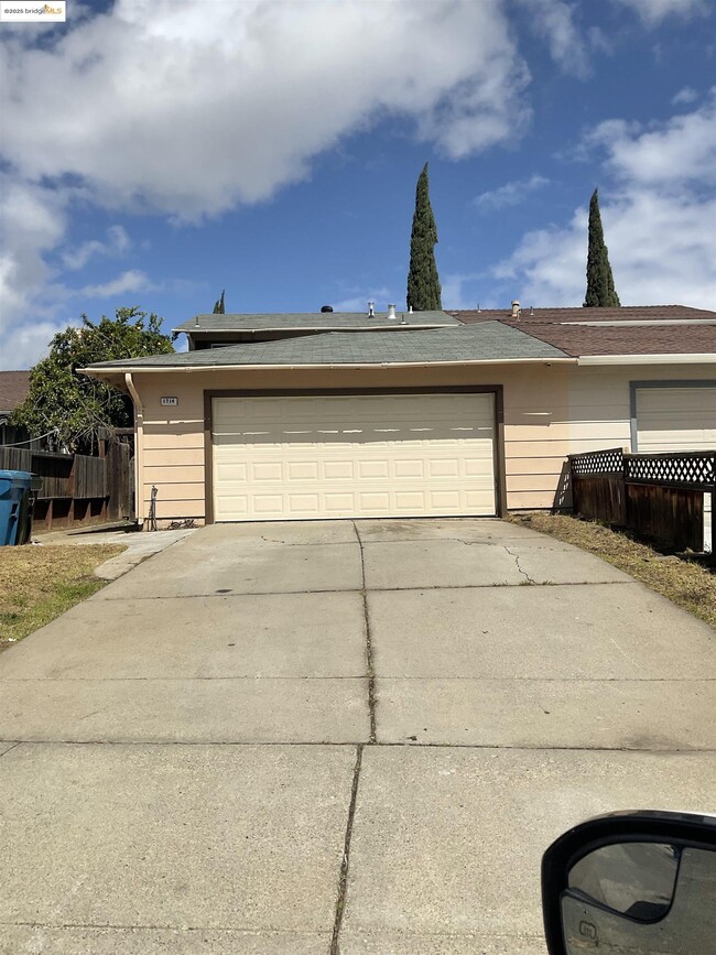 Building Photo - 1714 Magnolia Way