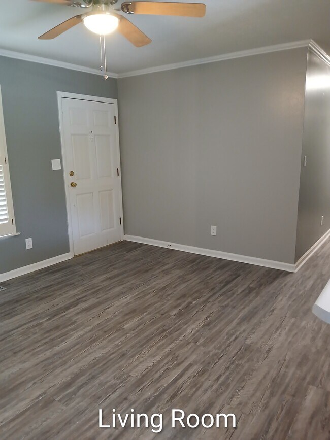 Building Photo - 140 Horseshoe Dr