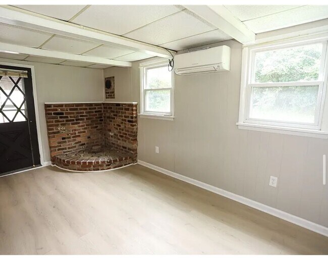 Building Photo - 513 Bucktown Rd