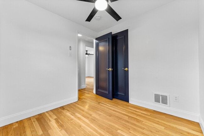 Building Photo - 947 Brintell St