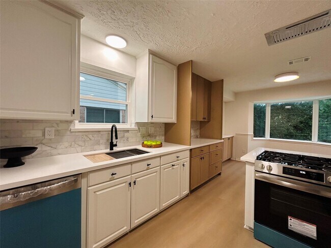 Building Photo - 12118 Dorrance Ln