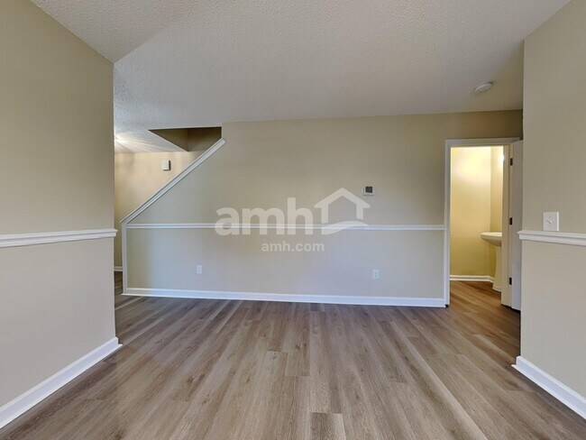 Building Photo - 14 Hidden Lakes Ln