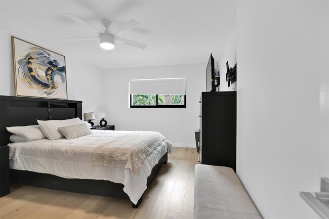 Building Photo - 1035 Boca Cove Ln