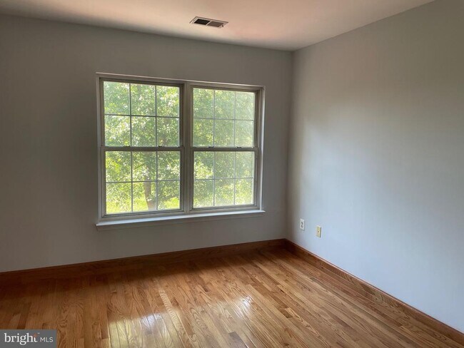 Building Photo - 3996 Royal Lytham Dr