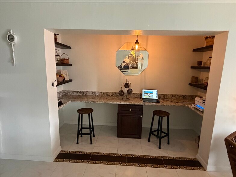 Office area - 1490 Memoli Ln